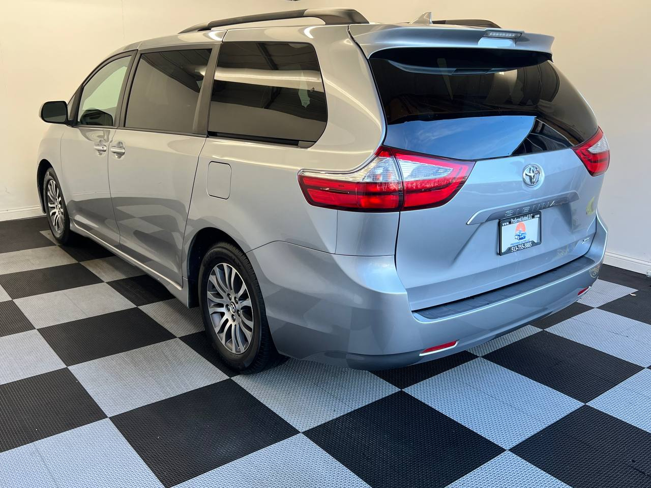 Toyota Sienna XLE 8-Passenger 2018