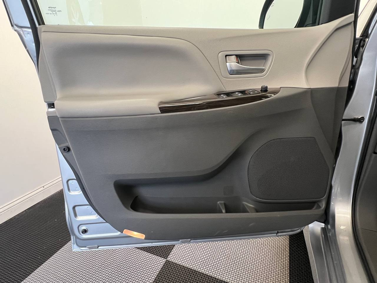 Toyota Sienna XLE 8-Passenger 2018