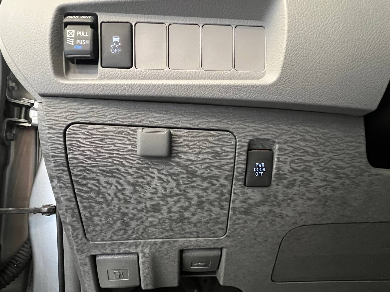 Toyota Sienna XLE 8-Passenger 2018