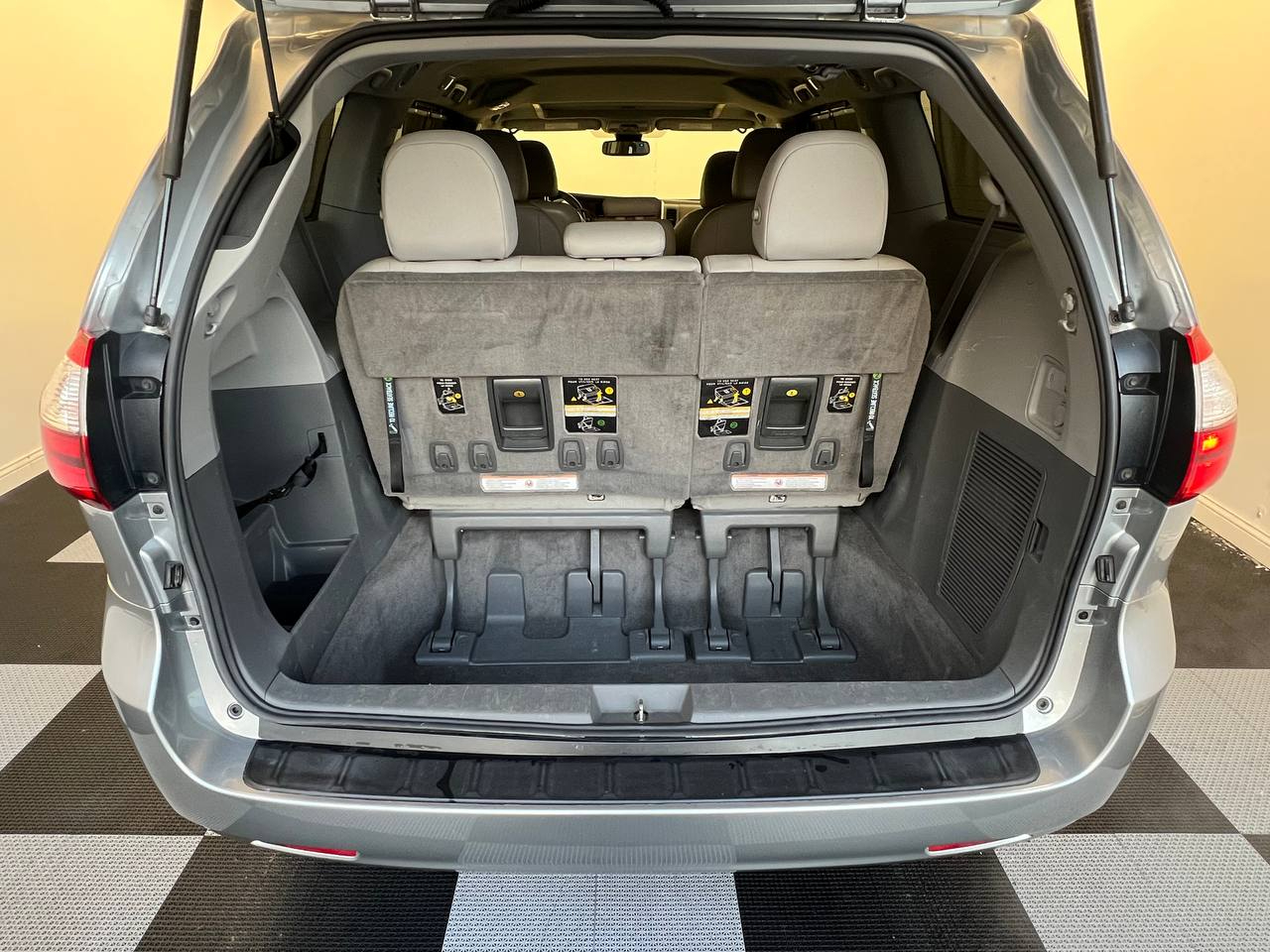 Toyota Sienna XLE 8-Passenger 2018