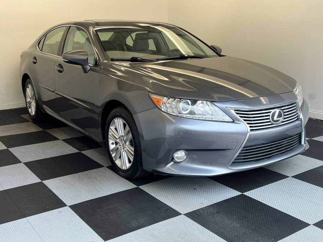 Lexus ES 350 4D Luxury Sedan 2014