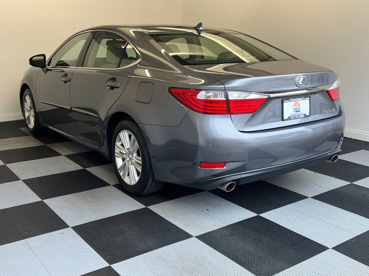 Lexus ES 350 4D Luxury Sedan 2014