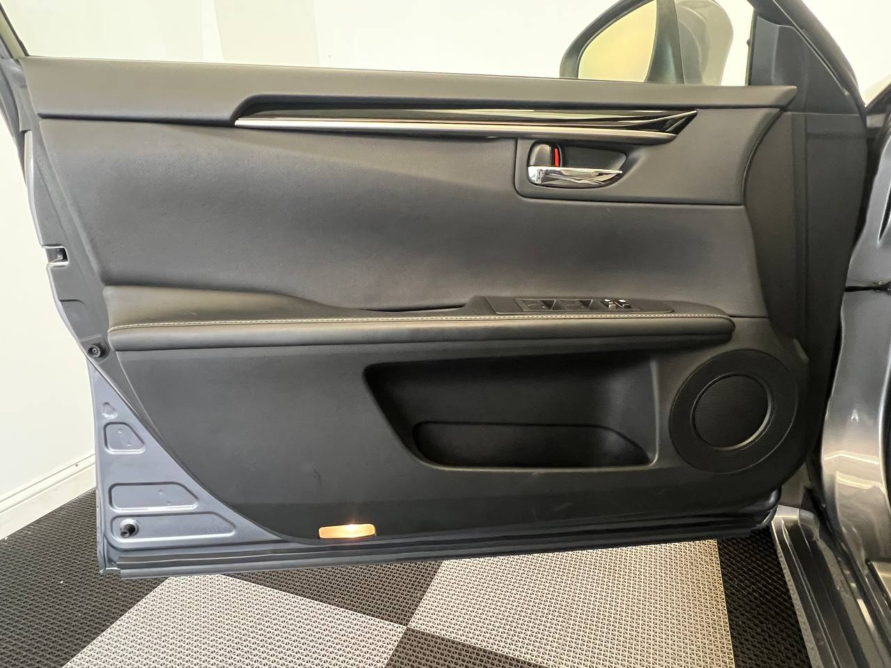 Lexus ES 350 4D Luxury Sedan 2014