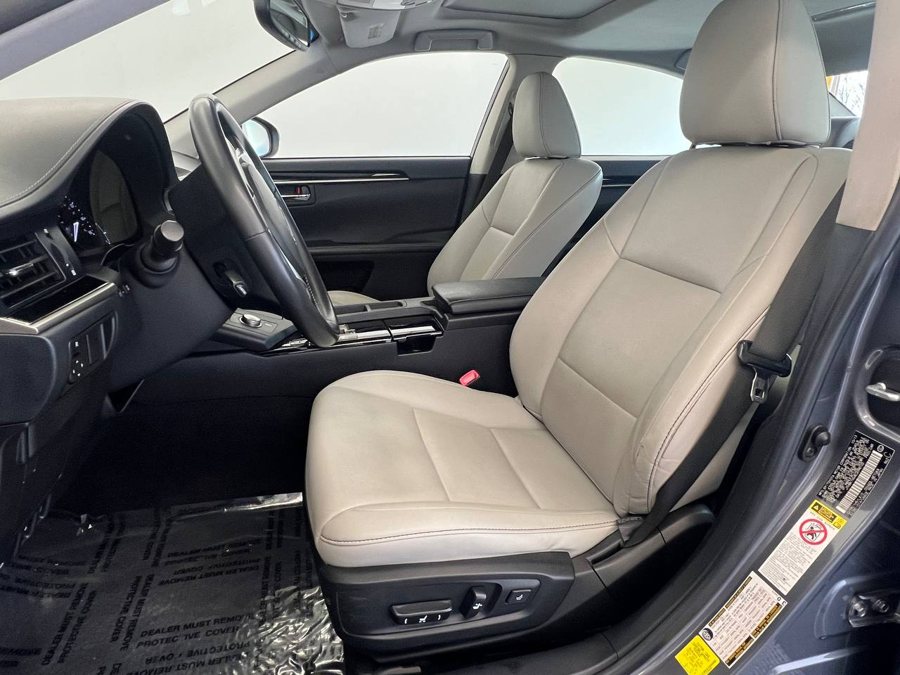 Lexus ES 350 4D Luxury Sedan 2014