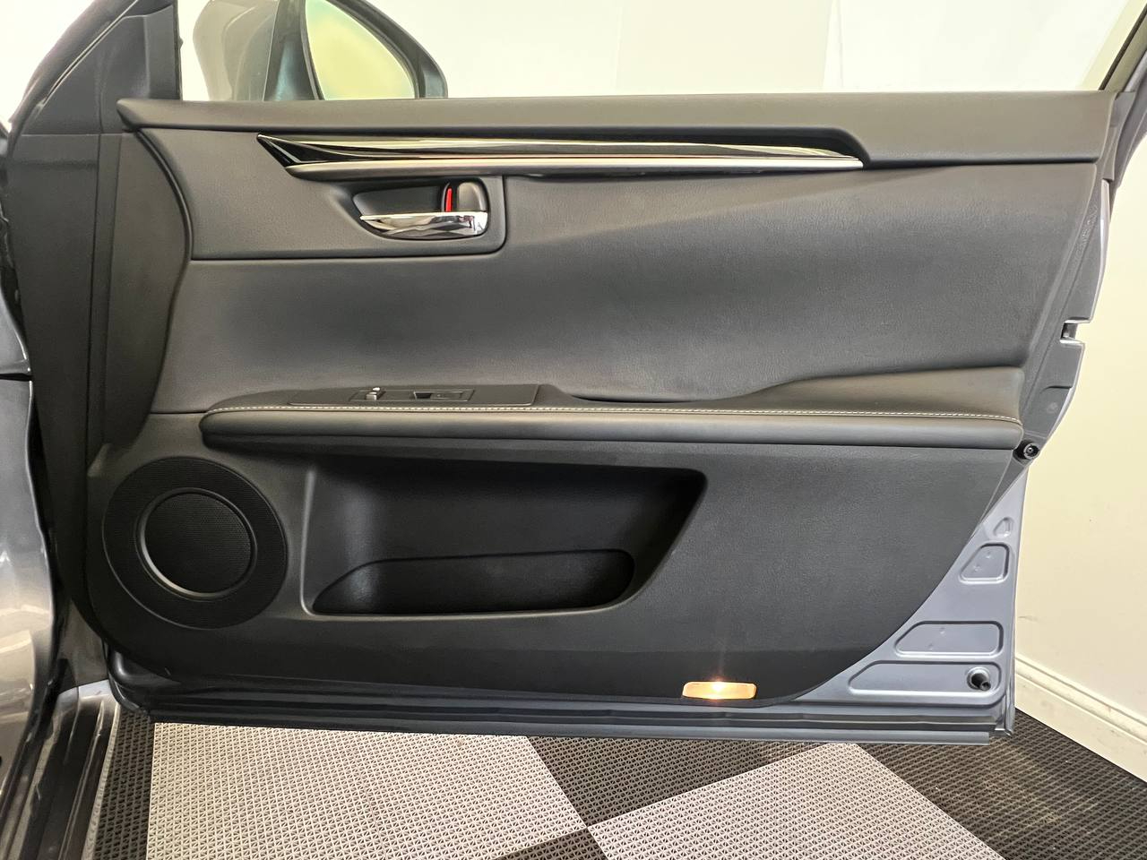 Lexus ES 350 4D Luxury Sedan 2014