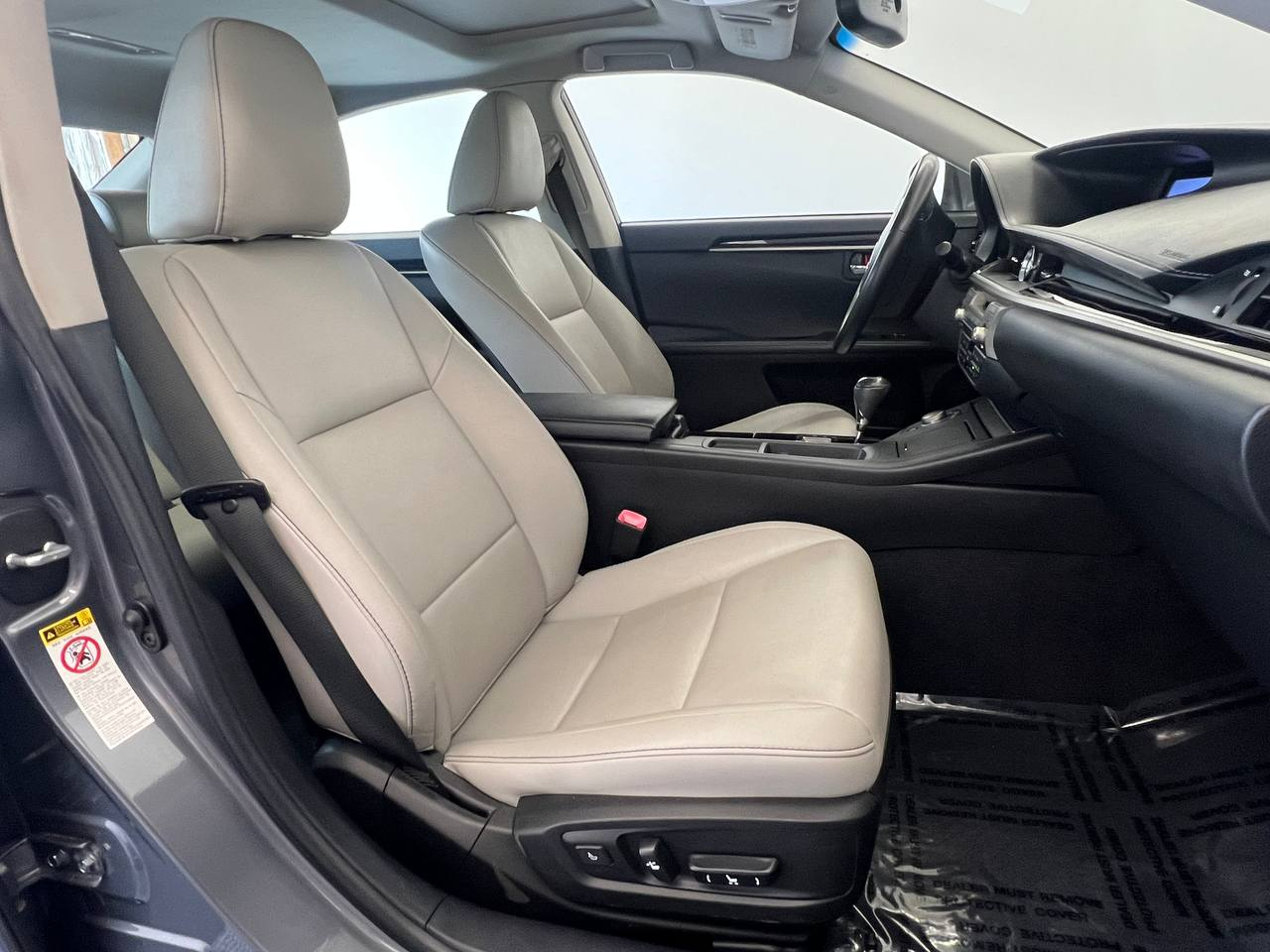 Lexus ES 350 4D Luxury Sedan 2014