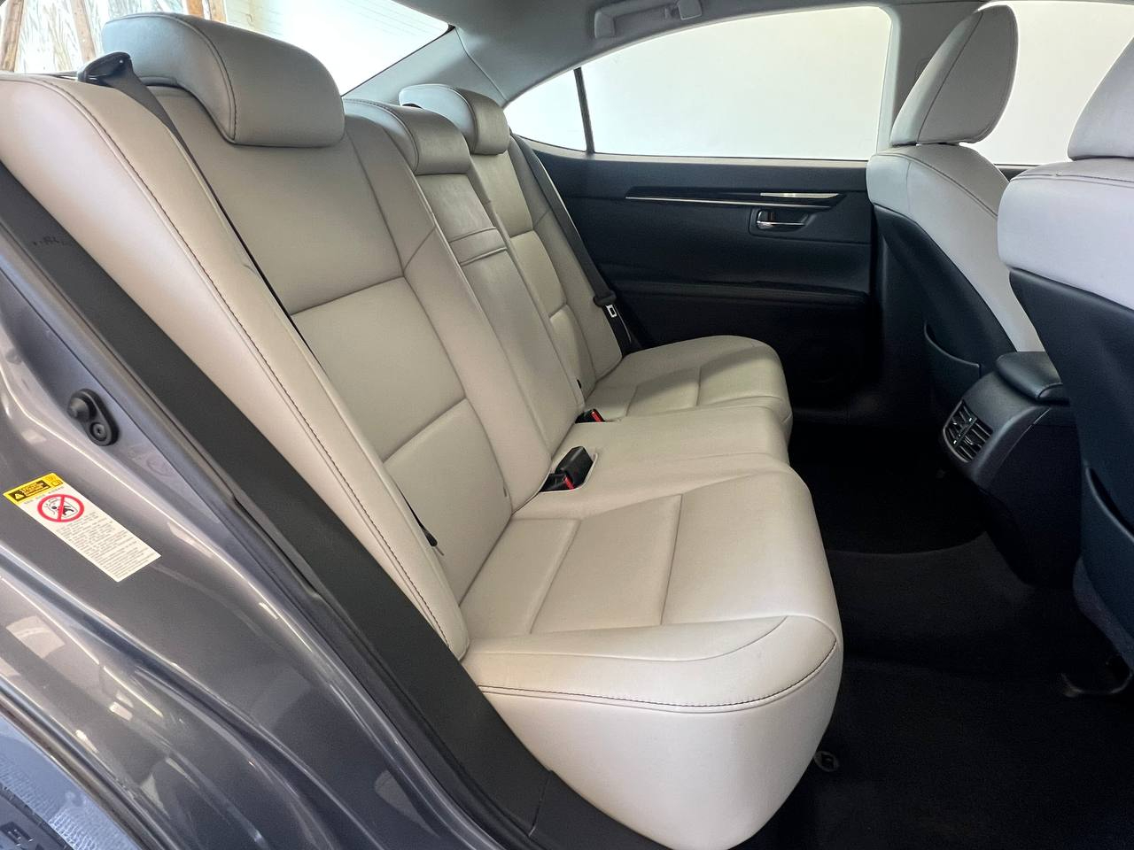 Lexus ES 350 4D Luxury Sedan 2014