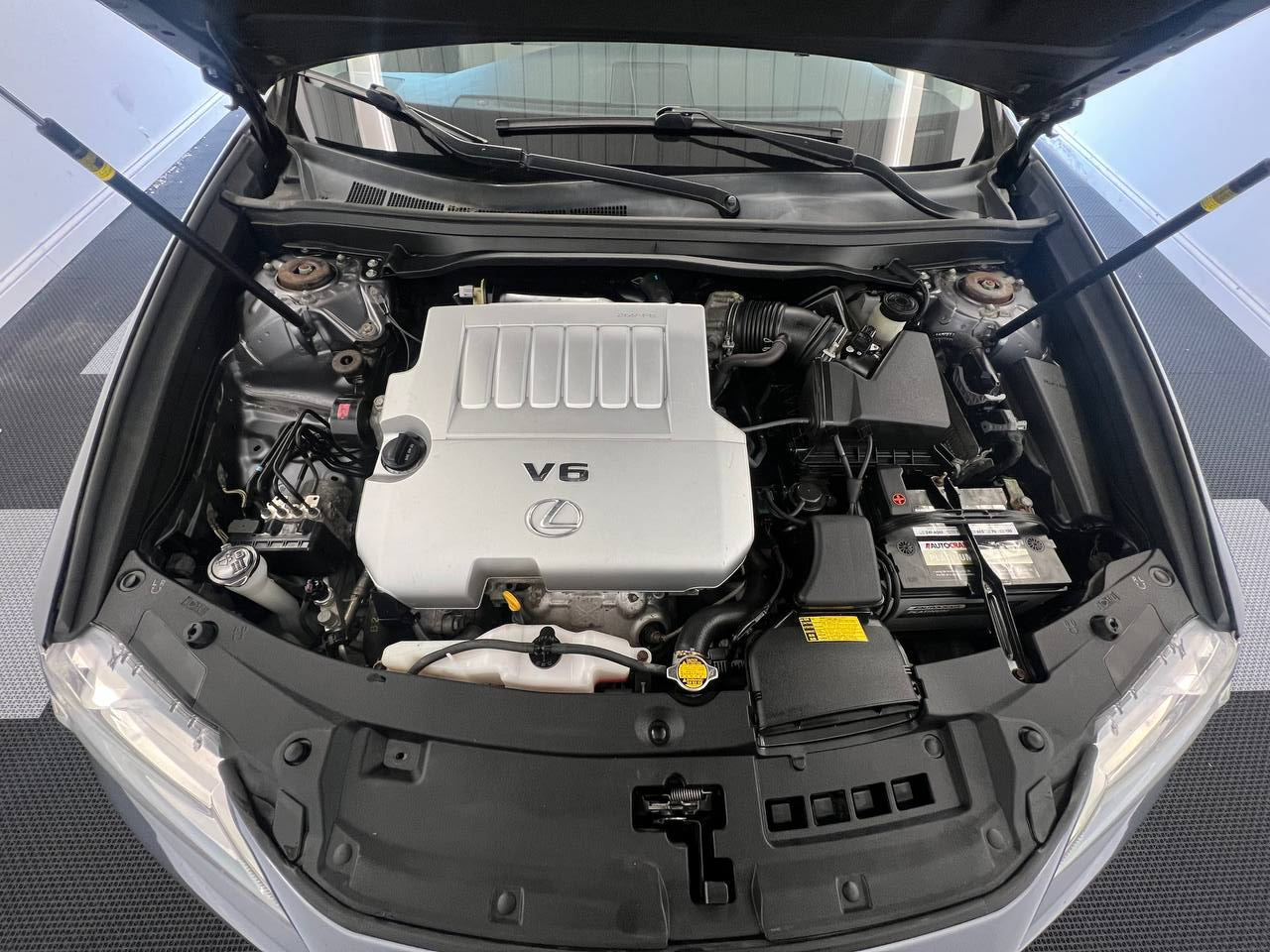 Lexus ES 350 4D Luxury Sedan 2014