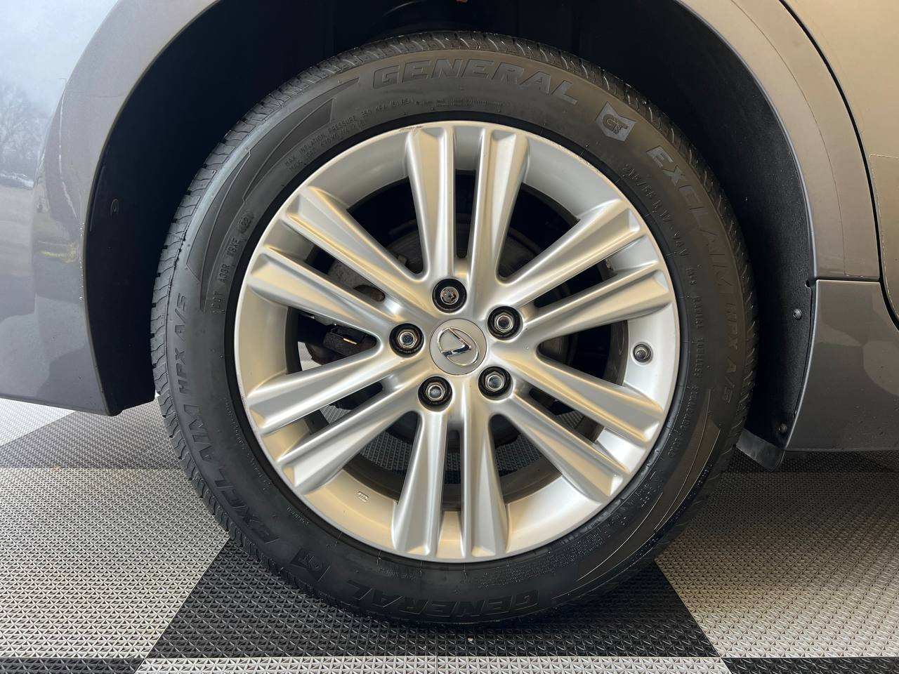 Lexus ES 350 4D Luxury Sedan 2014