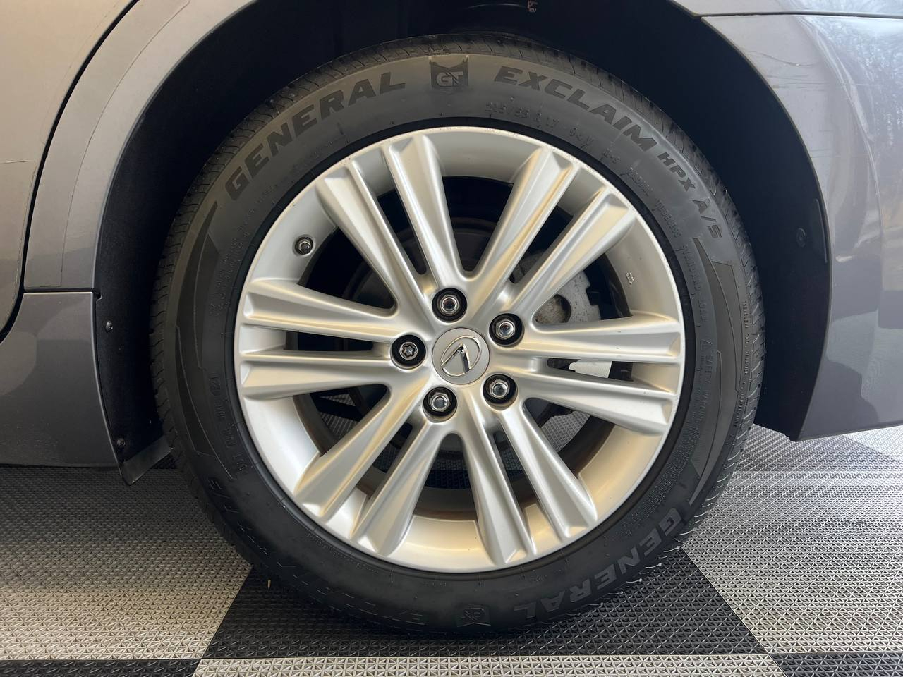 Lexus ES 350 4D Luxury Sedan 2014