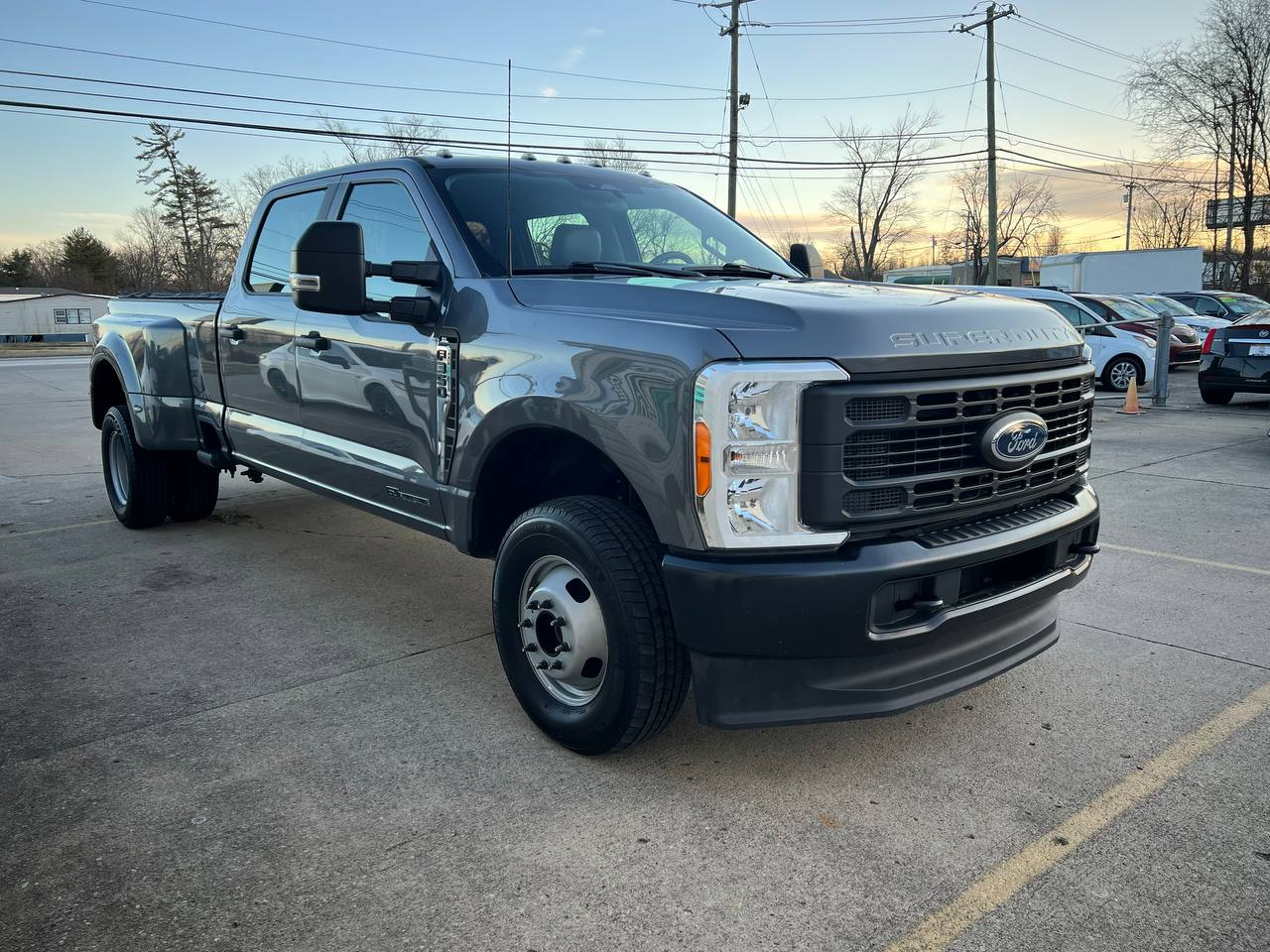 Ford Super Duty F-350 DRW  2023