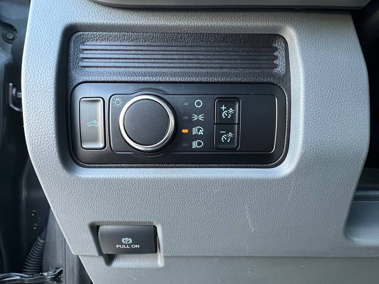 Ford Super Duty F-350 DRW  2023