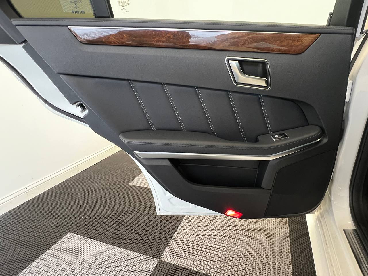 Mercedes-Benz E-Class 4dr Sdn E 400 4MATIC 2016