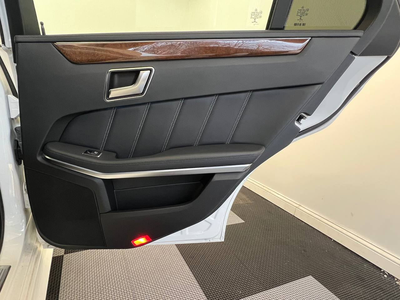 Mercedes-Benz E-Class 4dr Sdn E 400 4MATIC 2016