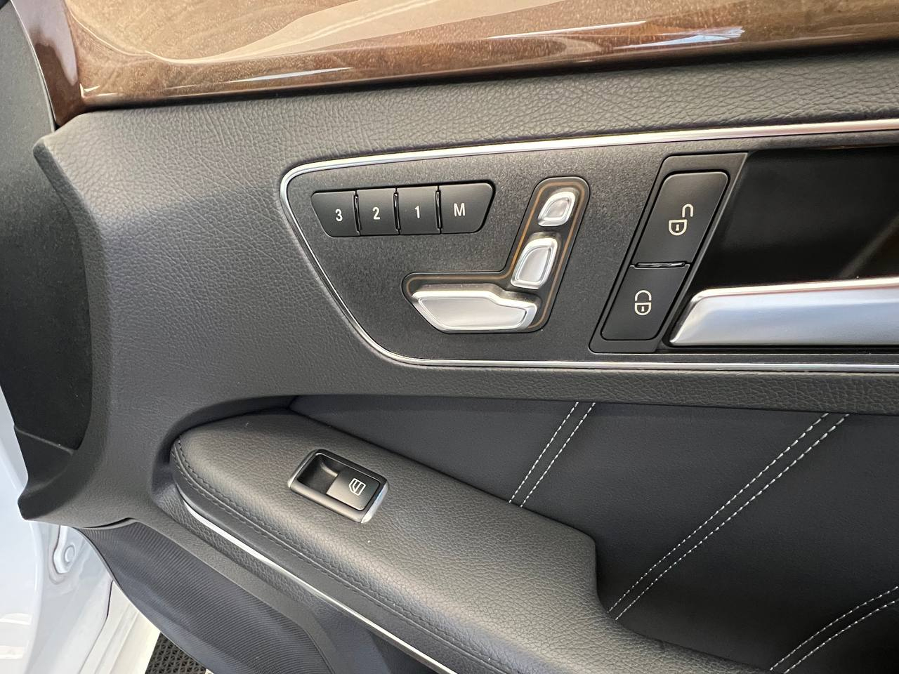 Mercedes-Benz E-Class 4dr Sdn E 400 4MATIC 2016