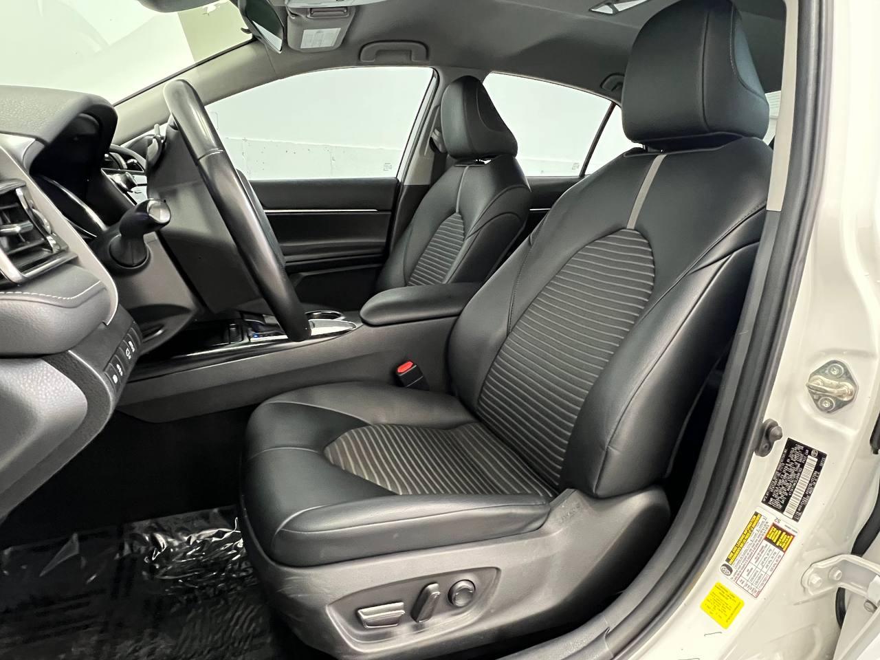 Toyota Camry SE 2020