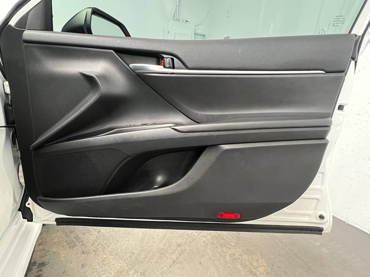 Toyota Camry SE 2020