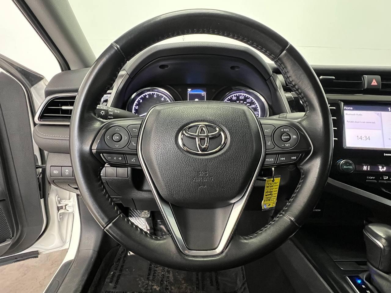 Toyota Camry SE 2020