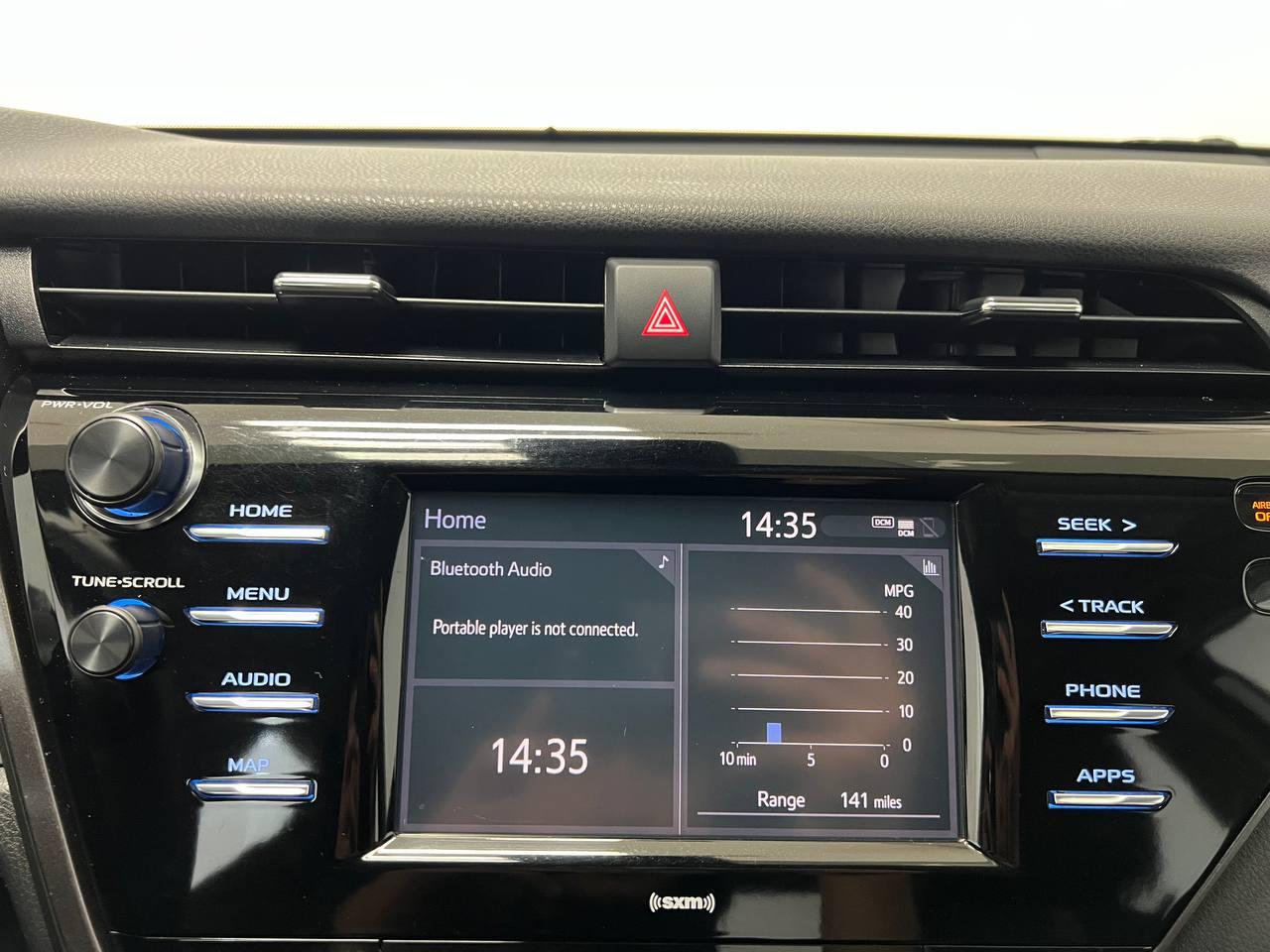 Toyota Camry SE 2020