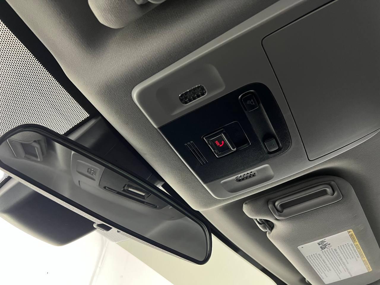 Toyota Camry SE 2020