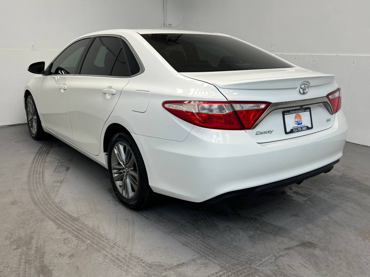 Toyota Camry XLE Auto (Natl) 2017