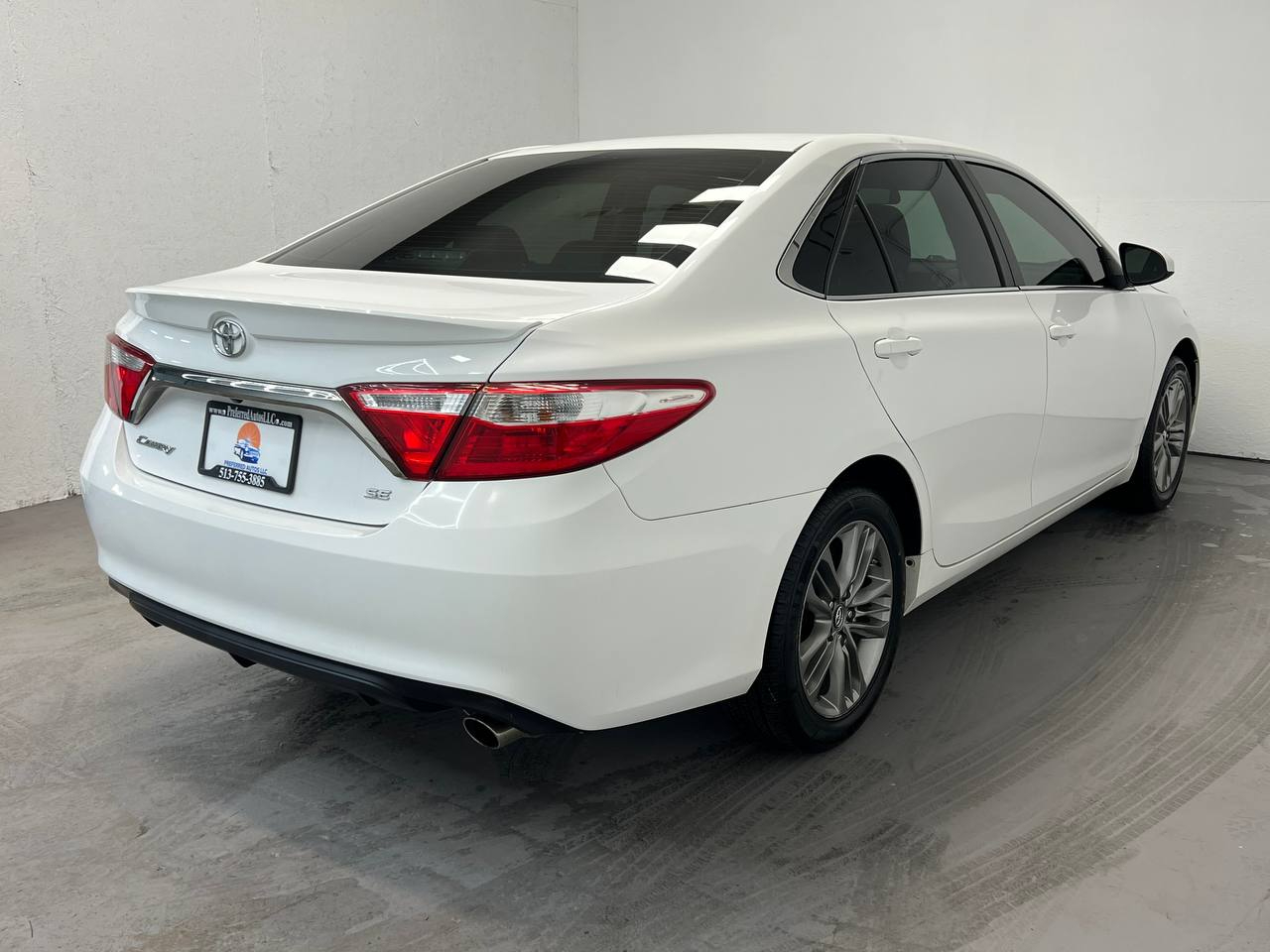 Toyota Camry XLE Auto (Natl) 2017