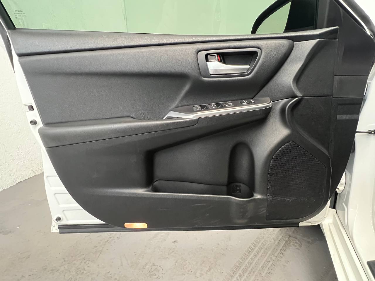 Toyota Camry XLE Auto (Natl) 2017