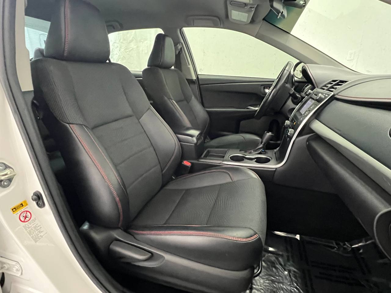 Toyota Camry XLE Auto (Natl) 2017