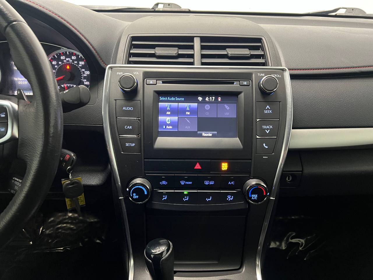 Toyota Camry XLE Auto (Natl) 2017