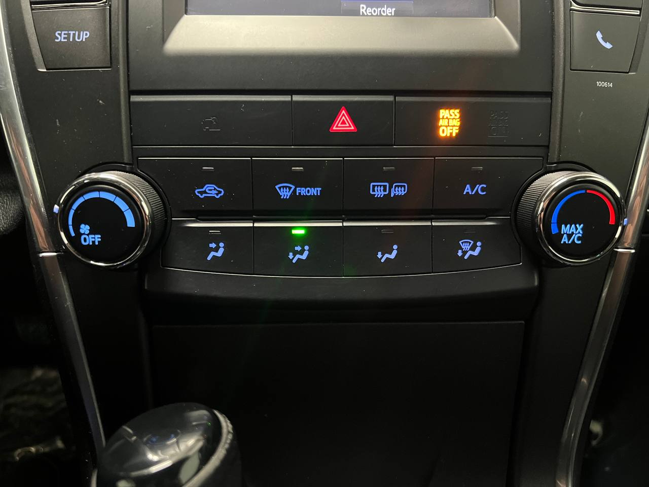 Toyota Camry XLE Auto (Natl) 2017