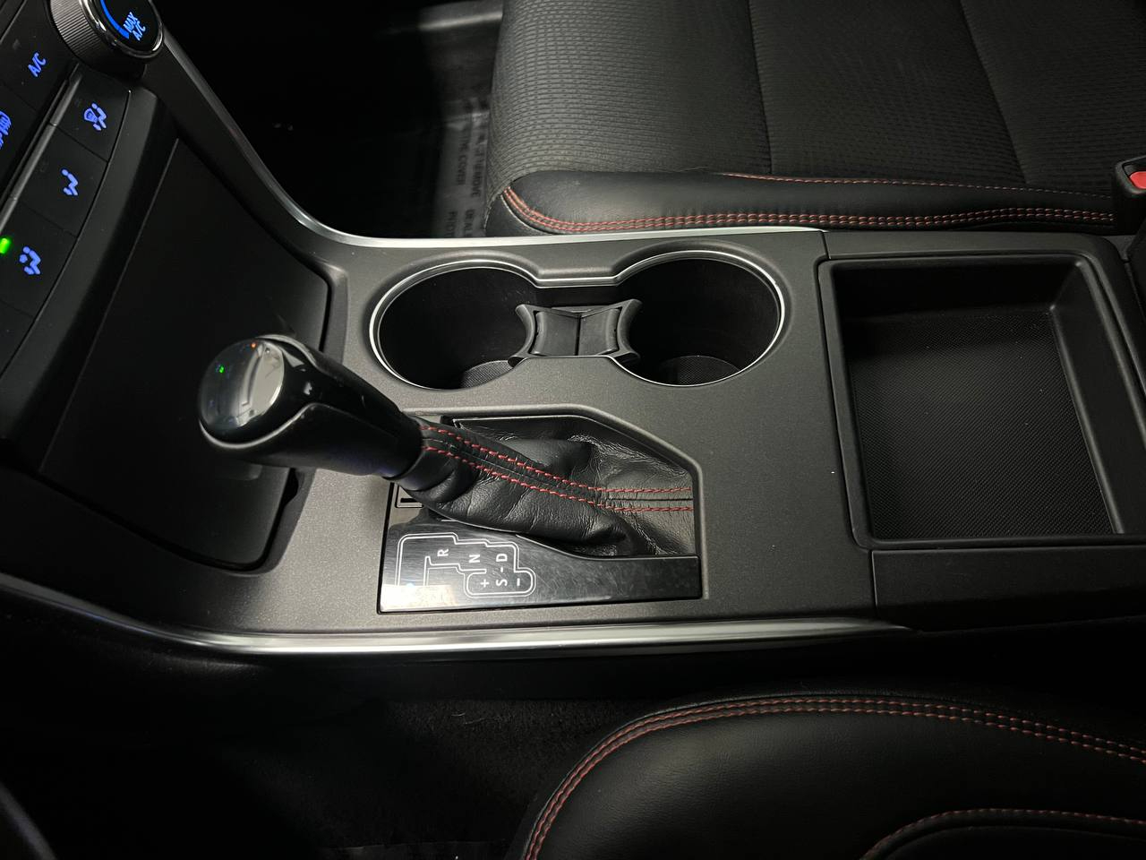 Toyota Camry XLE Auto (Natl) 2017