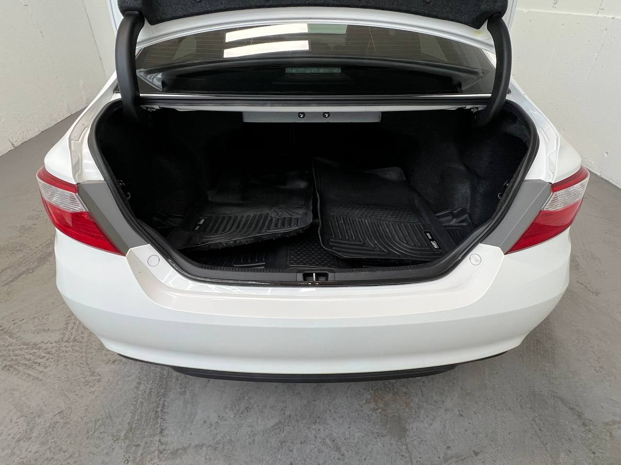 Toyota Camry XLE Auto (Natl) 2017