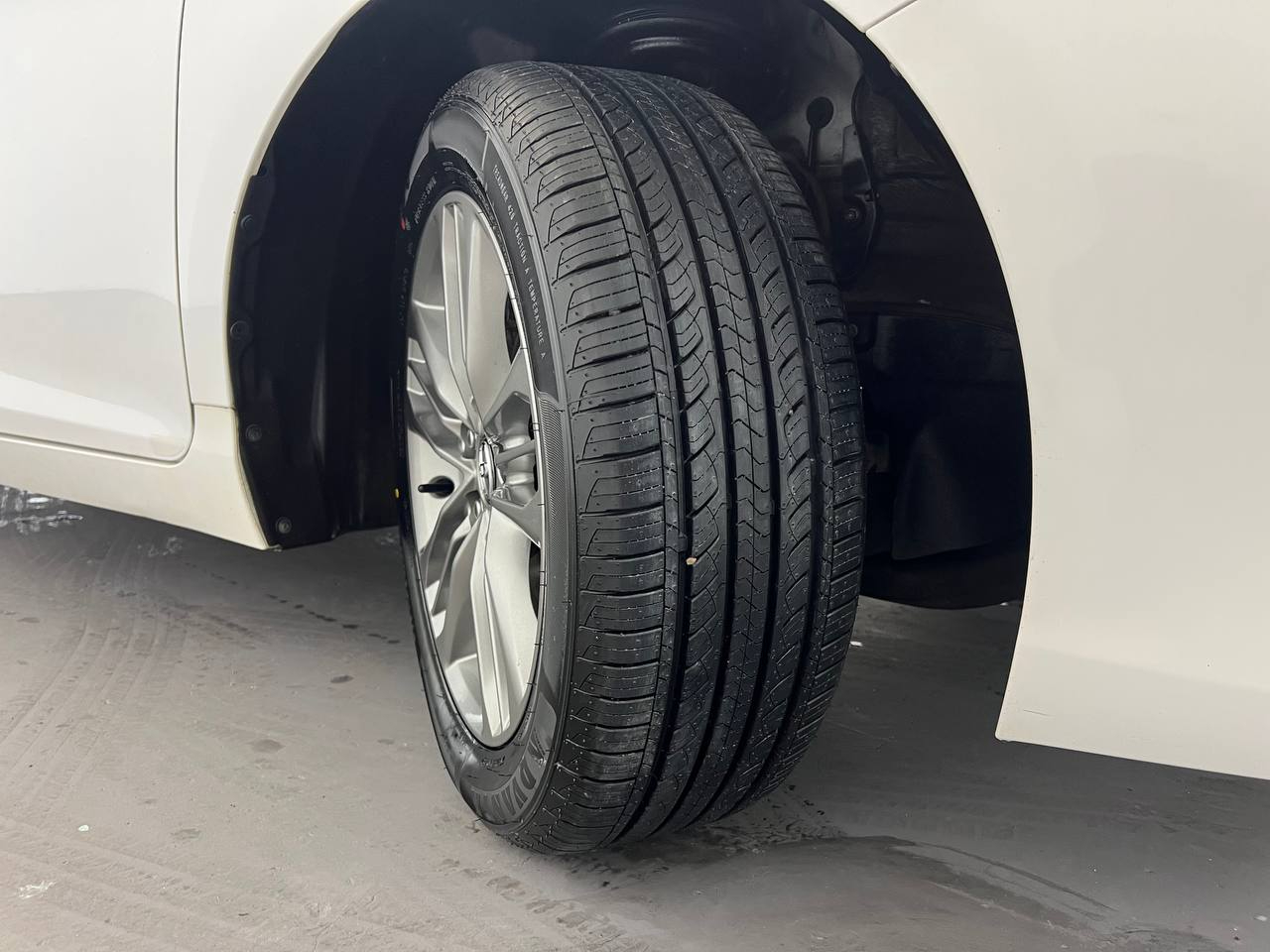 Toyota Camry XLE Auto (Natl) 2017