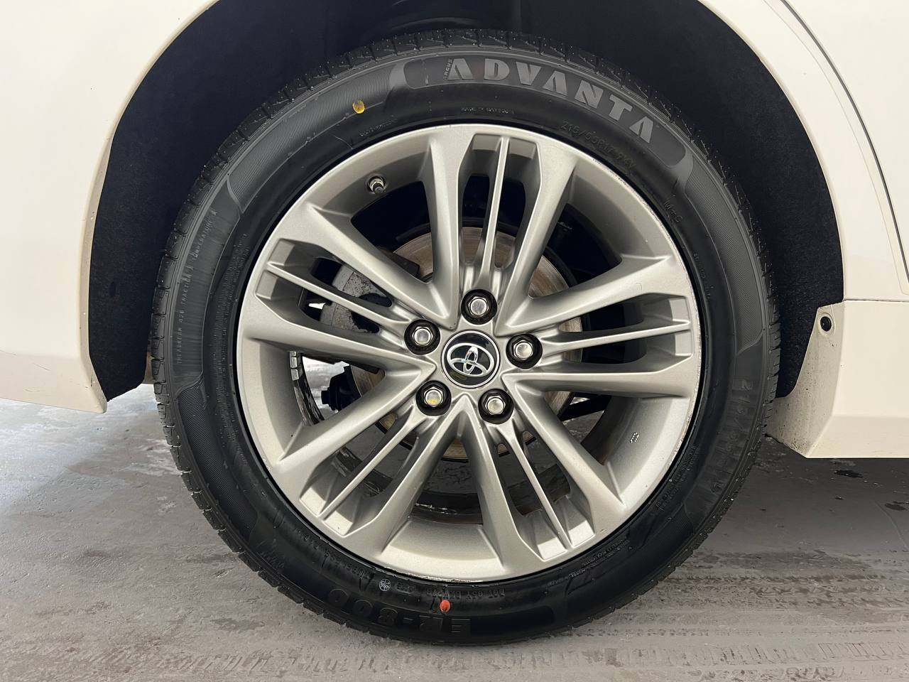 Toyota Camry XLE Auto (Natl) 2017