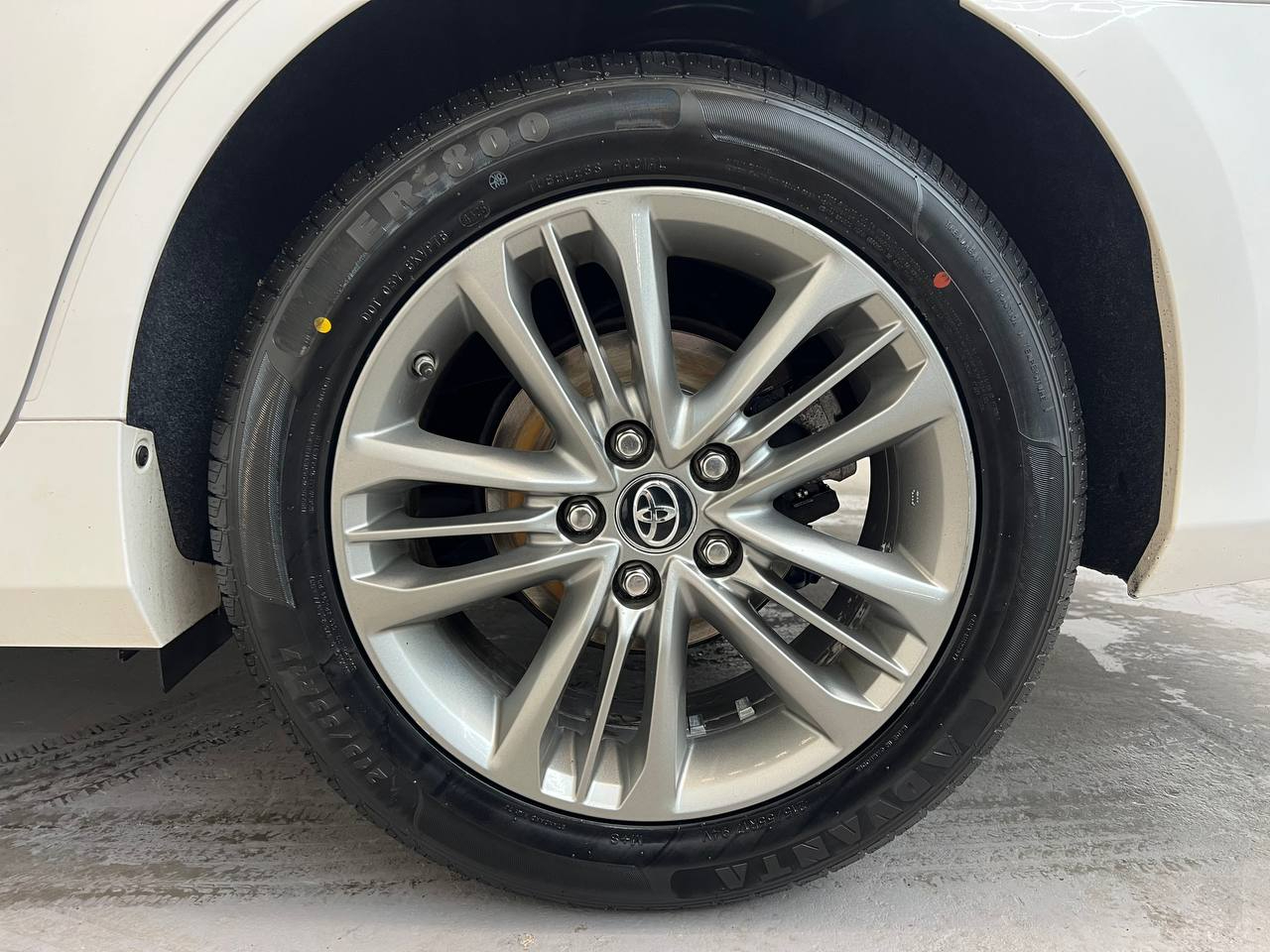 Toyota Camry XLE Auto (Natl) 2017