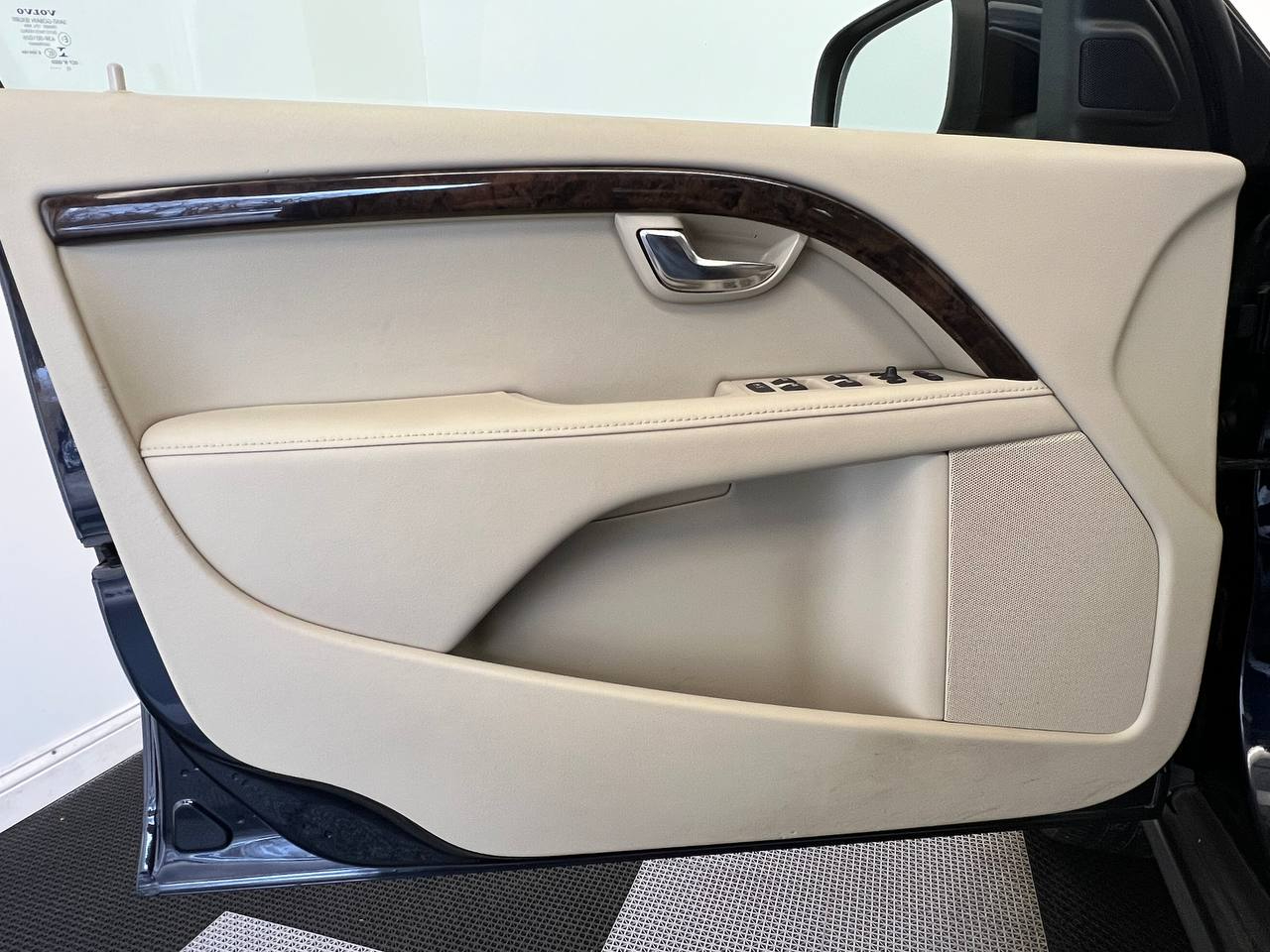 Volvo XC70 FWD 4dr Wgn T5 Drive-E Premier 2016