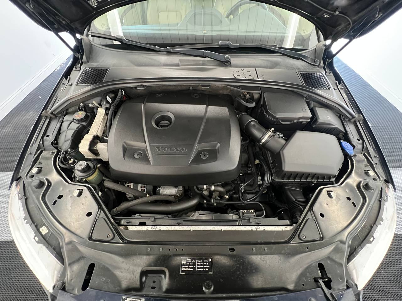 Volvo XC70 FWD 4dr Wgn T5 Drive-E Premier 2016