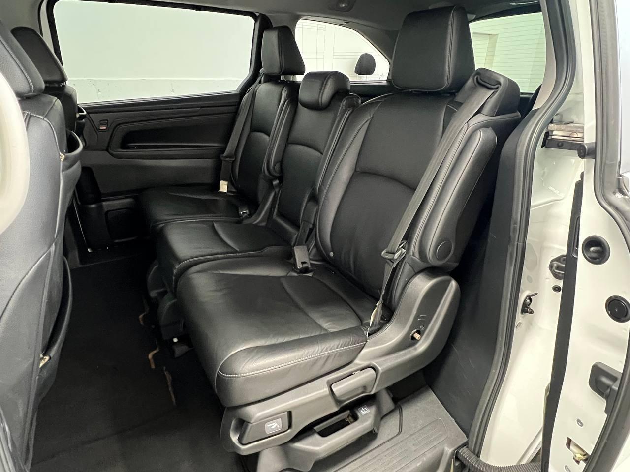 Honda Odyssey Touring  w/ DVD and Navigation 2022