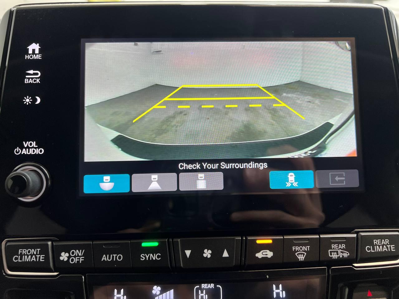 Honda Odyssey Touring  w/ DVD and Navigation 2022