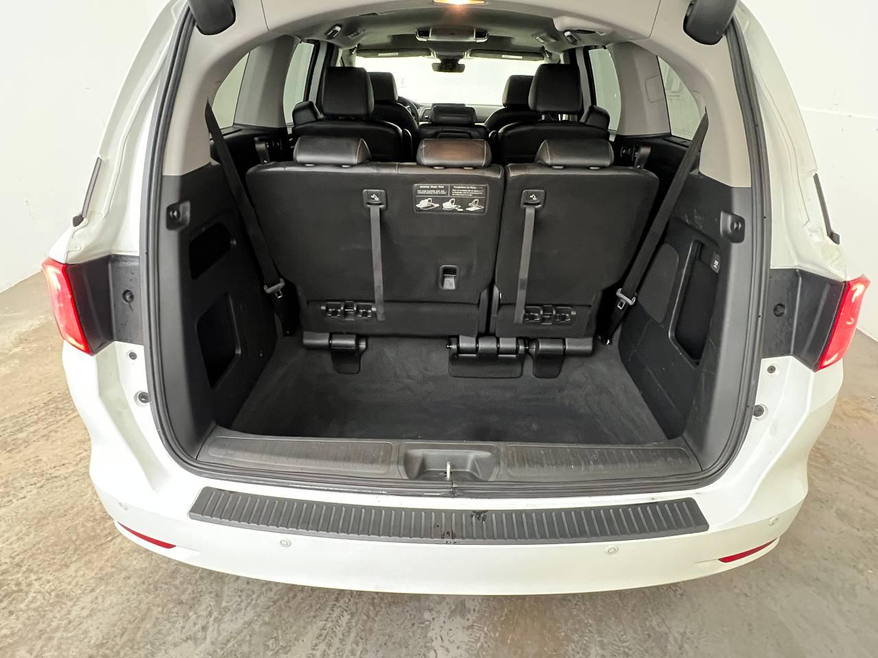 Honda Odyssey Touring  w/ DVD and Navigation 2022