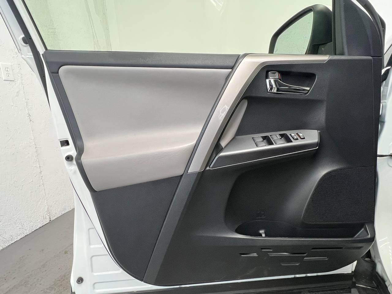 Toyota RAV4 XLE AWD 2018