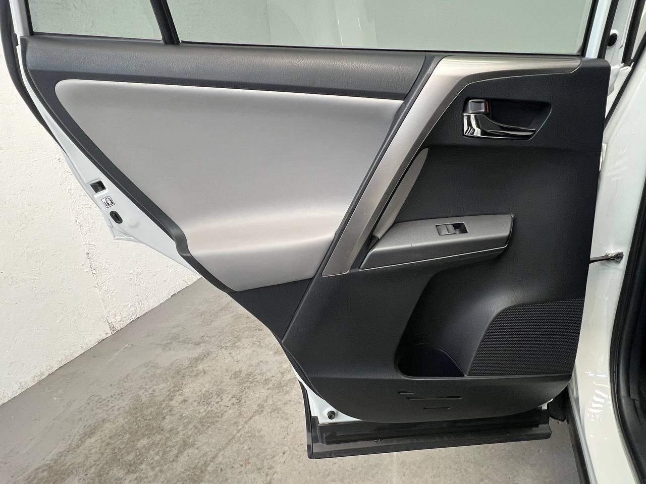 Toyota RAV4 XLE AWD 2018