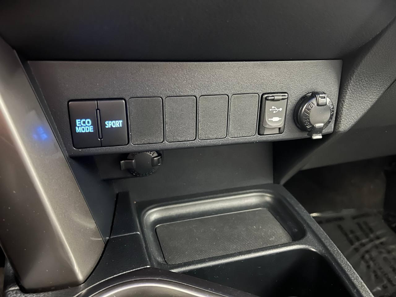 Toyota RAV4 XLE AWD 2018