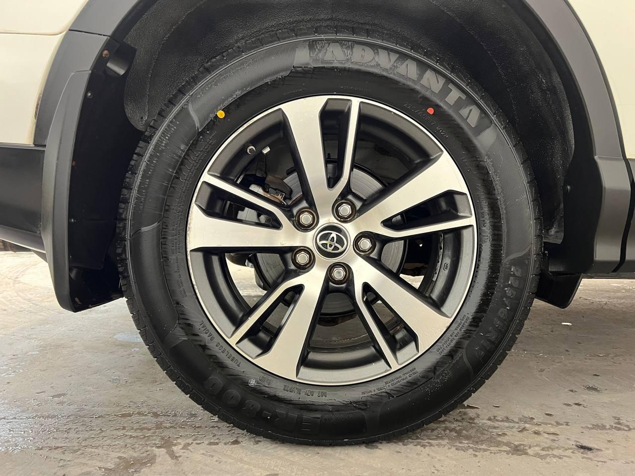 Toyota RAV4 XLE AWD 2018