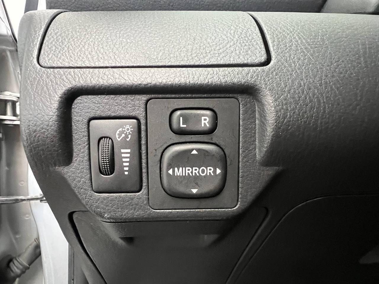 Toyota Yaris Sedan 2010