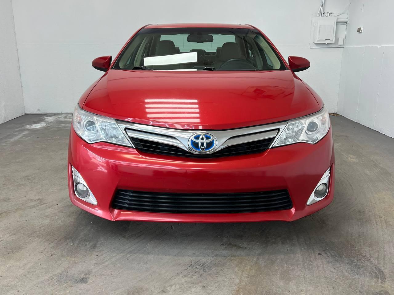 Toyota Camry Hybrid XLE 2012