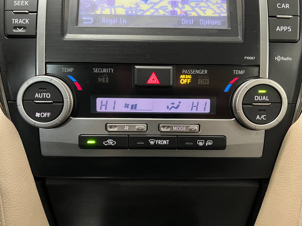 Toyota Camry Hybrid XLE 2012