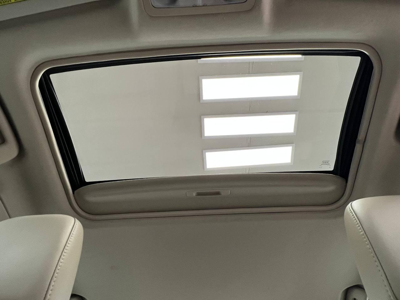 Toyota Camry Hybrid XLE 2012