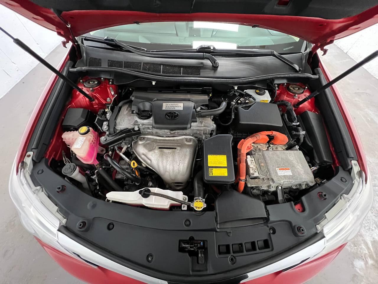 Toyota Camry Hybrid XLE 2012