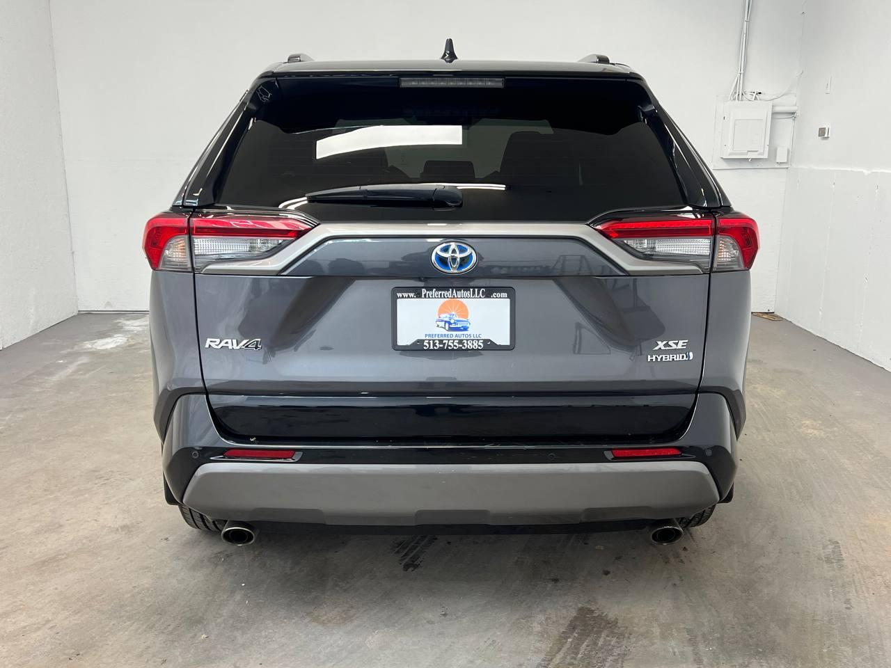 Toyota RAV4 Hybrid XSE AWD 2021